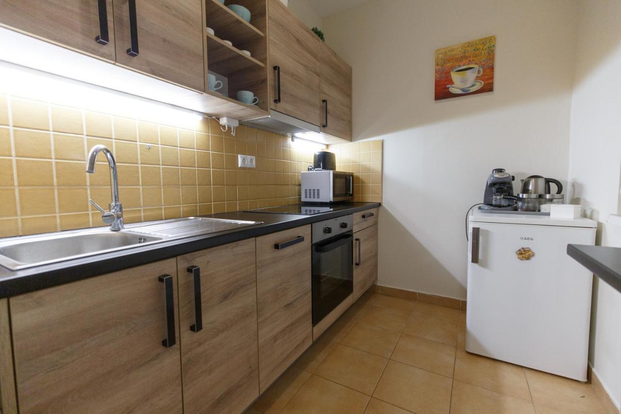 Mokka Apartments Мишкольц Экстерьер фото