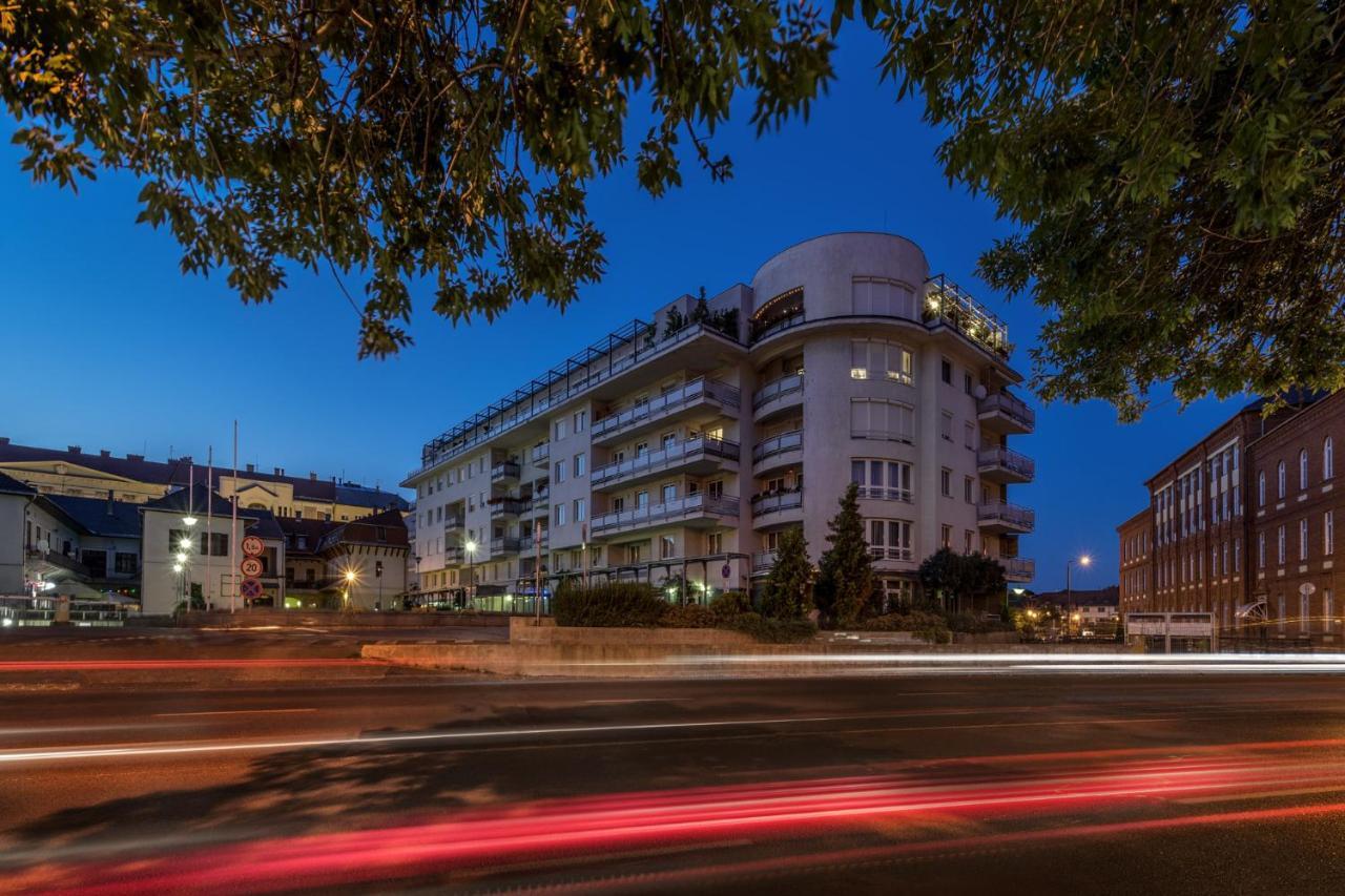 Mokka Apartments Мишкольц Экстерьер фото